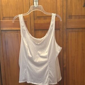 White Sleeveless camisole NWOT size XL